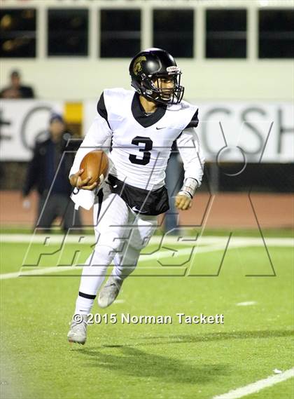 Thumbnail 2 in Topeka @ Derby (KSHSAA 6A 1st Round) photogallery.