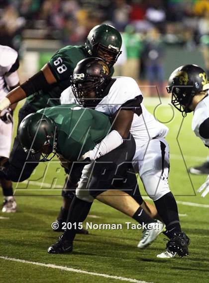 Thumbnail 2 in Topeka @ Derby (KSHSAA 6A 1st Round) photogallery.