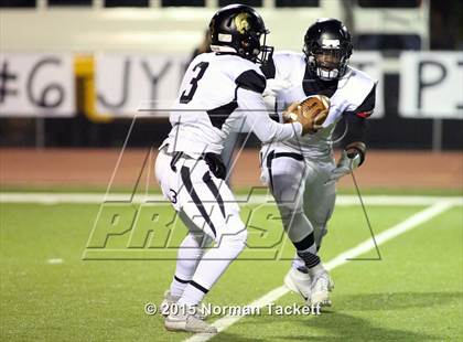 Thumbnail 2 in Topeka @ Derby (KSHSAA 6A 1st Round) photogallery.