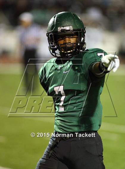 Thumbnail 2 in Topeka @ Derby (KSHSAA 6A 1st Round) photogallery.