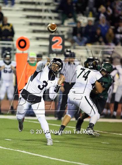 Thumbnail 2 in Topeka @ Derby (KSHSAA 6A 1st Round) photogallery.