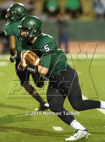 Thumbnail 1 in Topeka @ Derby (KSHSAA 6A 1st Round) photogallery.