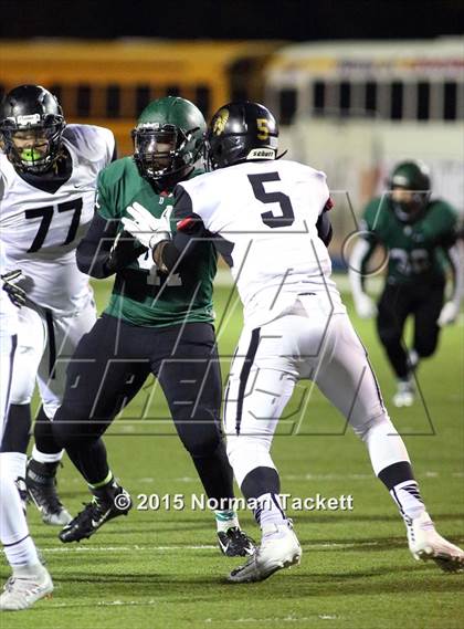 Thumbnail 2 in Topeka @ Derby (KSHSAA 6A 1st Round) photogallery.