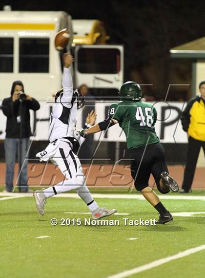 Thumbnail 2 in Topeka @ Derby (KSHSAA 6A 1st Round) photogallery.