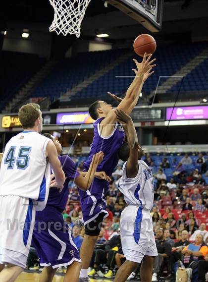 Thumbnail 2 in Sacred Heart Cathedral vs. St. Augustine (CIF State D3 Final) photogallery.