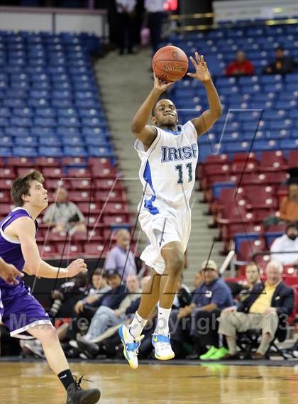 Thumbnail 2 in Sacred Heart Cathedral vs. St. Augustine (CIF State D3 Final) photogallery.