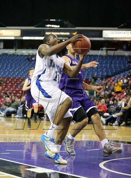 Thumbnail 3 in Sacred Heart Cathedral vs. St. Augustine (CIF State D3 Final) photogallery.