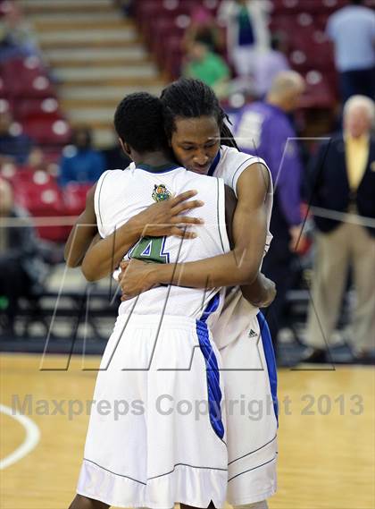 Thumbnail 2 in Sacred Heart Cathedral vs. St. Augustine (CIF State D3 Final) photogallery.