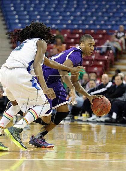 Thumbnail 3 in Sacred Heart Cathedral vs. St. Augustine (CIF State D3 Final) photogallery.