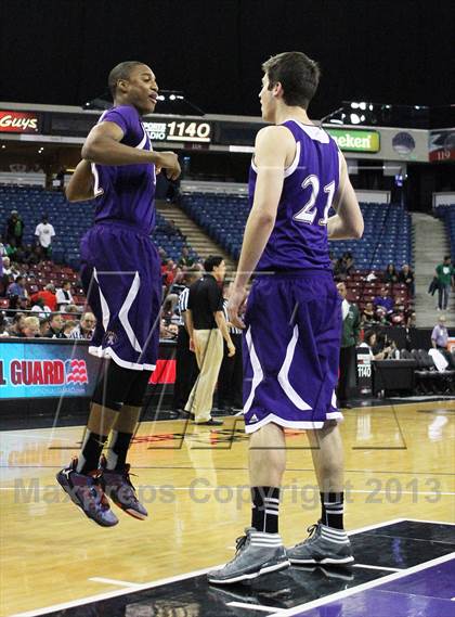 Thumbnail 2 in Sacred Heart Cathedral vs. St. Augustine (CIF State D3 Final) photogallery.