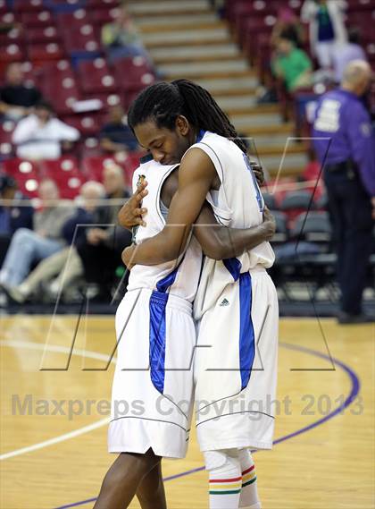 Thumbnail 1 in Sacred Heart Cathedral vs. St. Augustine (CIF State D3 Final) photogallery.