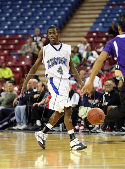 Thumbnail 3 in Sacred Heart Cathedral vs. St. Augustine (CIF State D3 Final) photogallery.