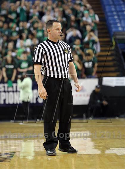 Thumbnail 3 in Sacred Heart Cathedral vs. St. Augustine (CIF State D3 Final) photogallery.