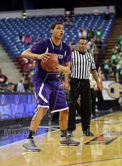 Thumbnail 2 in Sacred Heart Cathedral vs. St. Augustine (CIF State D3 Final) photogallery.