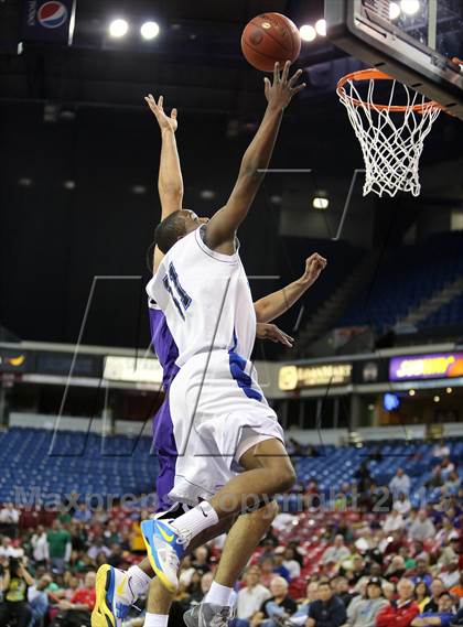 Thumbnail 2 in Sacred Heart Cathedral vs. St. Augustine (CIF State D3 Final) photogallery.