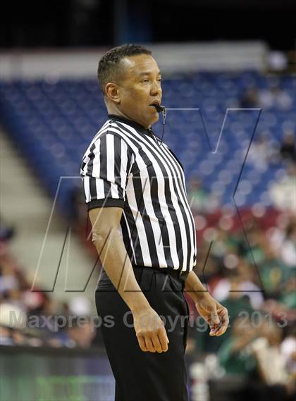 Thumbnail 3 in Sacred Heart Cathedral vs. St. Augustine (CIF State D3 Final) photogallery.