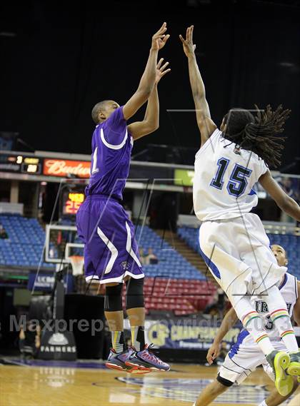 Thumbnail 1 in Sacred Heart Cathedral vs. St. Augustine (CIF State D3 Final) photogallery.