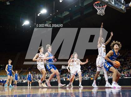 Thumbnail 1 in Windsor vs. Longmont (CHSAA 5A Great 8) photogallery.