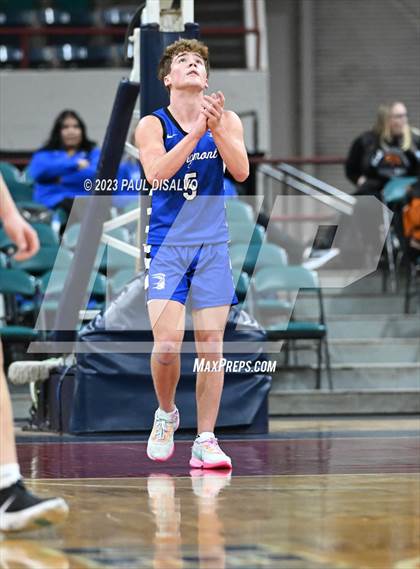 Thumbnail 1 in Windsor vs. Longmont (CHSAA 5A Great 8) photogallery.