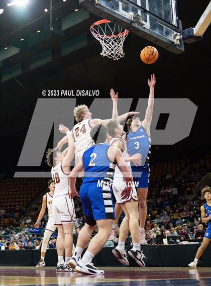 Thumbnail 3 in Windsor vs. Longmont (CHSAA 5A Great 8) photogallery.