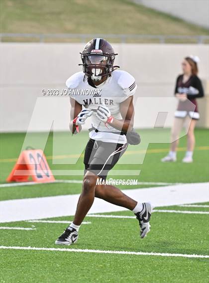 Thumbnail 1 in Waller @ Tomball Memorial photogallery.
