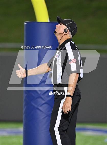 Thumbnail 1 in Waller @ Tomball Memorial photogallery.