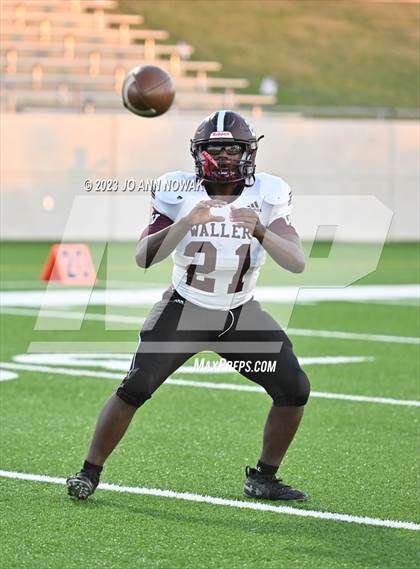 Thumbnail 3 in Waller @ Tomball Memorial photogallery.