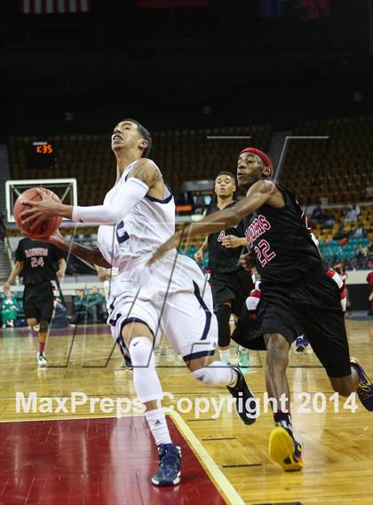Thumbnail 1 in Rangeview vs Overland (CHSAA 5A Great 8) photogallery.