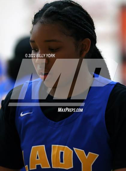 Thumbnail 3 in Grand Saline vs Cumberland Academy photogallery.
