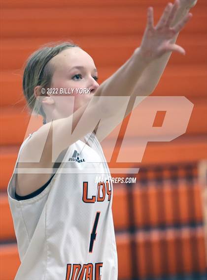 Thumbnail 2 in Grand Saline vs Cumberland Academy photogallery.