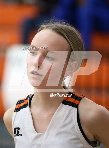 Thumbnail 2 in Grand Saline vs Cumberland Academy photogallery.