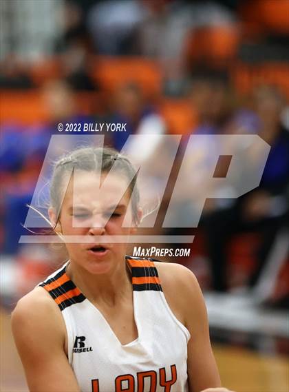 Thumbnail 1 in Grand Saline vs Cumberland Academy photogallery.