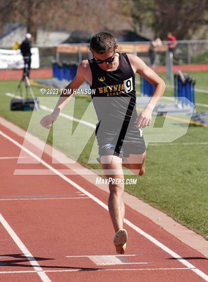 Thumbnail 1 in Mile High League Meet photogallery.