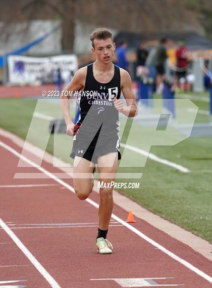 Thumbnail 3 in Mile High League Meet photogallery.