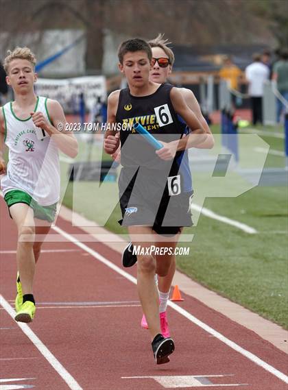 Thumbnail 3 in Mile High League Meet photogallery.