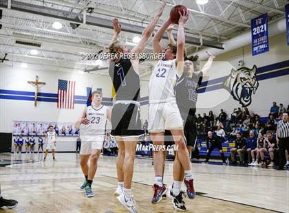 Thumbnail 3 in Discovery Canyon vs Holy Family (CHSAA 4A Playoff Rd 2) photogallery.