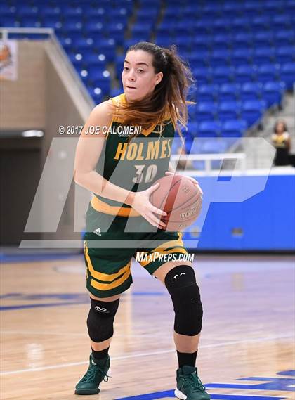 Thumbnail 3 in Brennan vs Holmes photogallery.