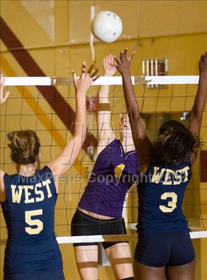 Thumbnail 1 in Orestimba vs. West (Oakdale Invitational) photogallery.
