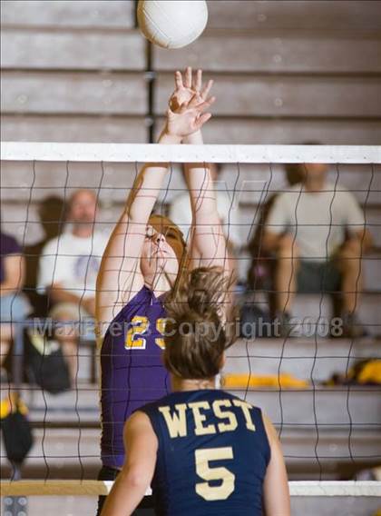 Thumbnail 3 in Orestimba vs. West (Oakdale Invitational) photogallery.