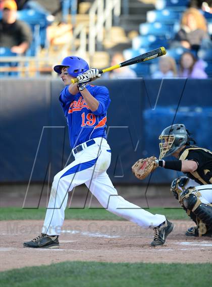 Thumbnail 1 in Danbury vs. Trumbull (FCIAC Final) photogallery.