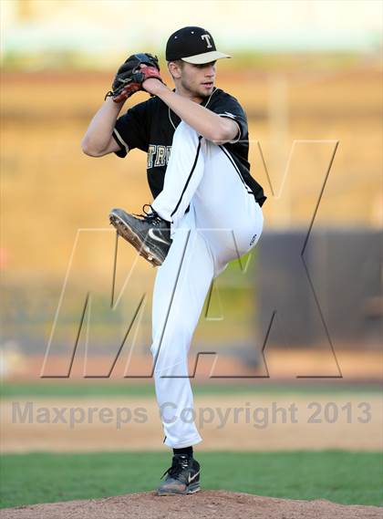 Thumbnail 1 in Danbury vs. Trumbull (FCIAC Final) photogallery.