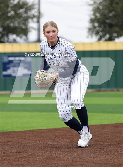 Thumbnail 1 in Pearce @ Wakeland photogallery.