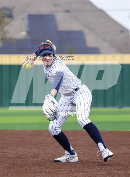 Thumbnail 1 in Pearce @ Wakeland photogallery.