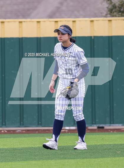 Thumbnail 1 in Pearce @ Wakeland photogallery.