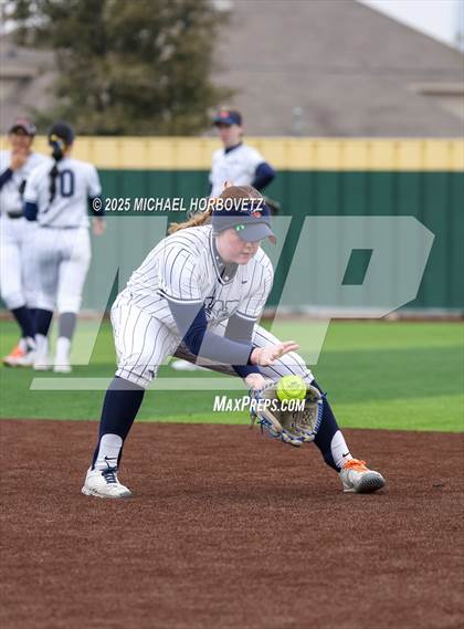 Thumbnail 1 in Pearce @ Wakeland photogallery.