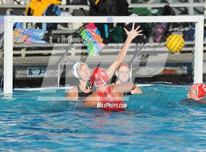 Thumbnail 3 in Mater Dei vs. Edison (Newport Holiday Cup) photogallery.