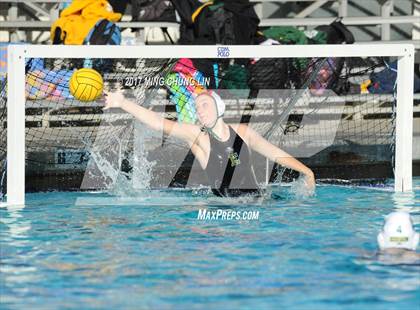 Thumbnail 2 in Mater Dei vs. Edison (Newport Holiday Cup) photogallery.