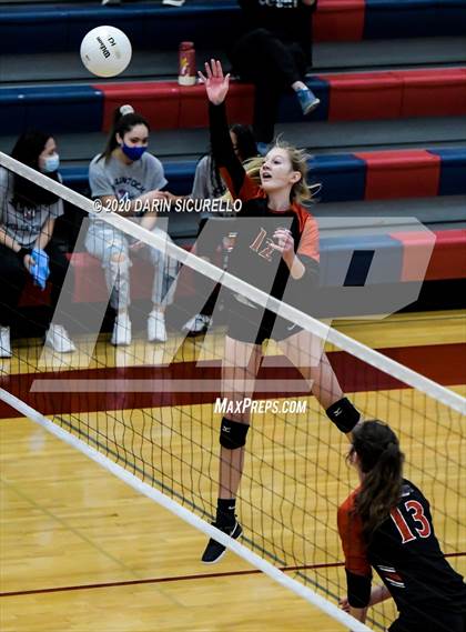 Thumbnail 1 in Chandler Prep vs Trivium Prep (AIA 2A Semifinal) photogallery.