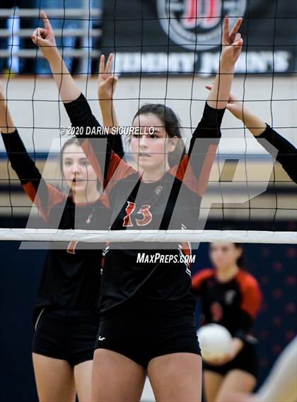 Thumbnail 3 in Chandler Prep vs Trivium Prep (AIA 2A Semifinal) photogallery.