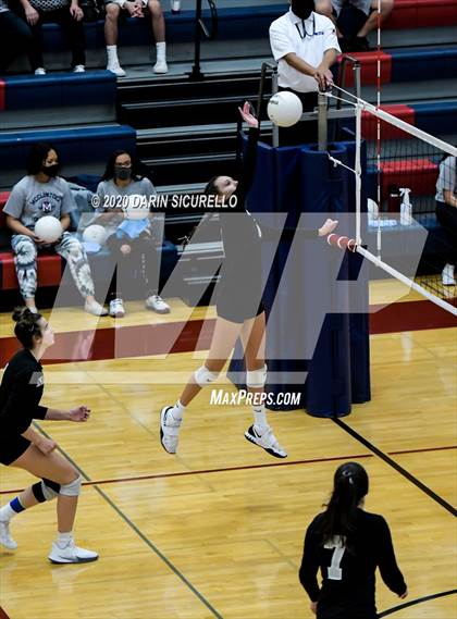 Thumbnail 2 in Chandler Prep vs Trivium Prep (AIA 2A Semifinal) photogallery.